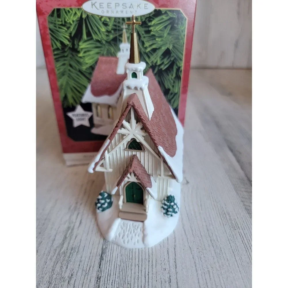 Hallmark 1999‎ Colonial Church candlelight services ornament Xmas